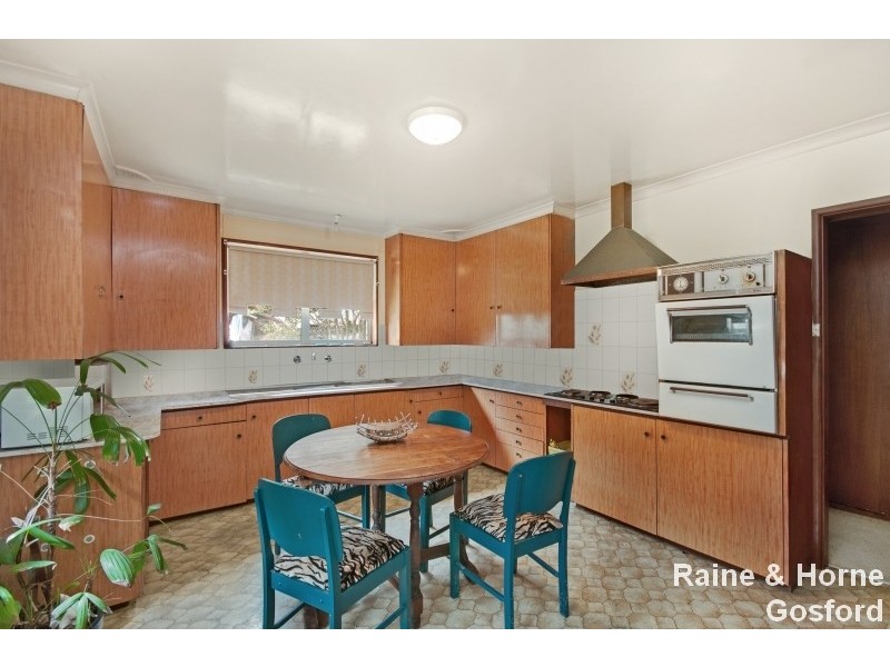 15 Maple Street, Wyoming NSW 2250