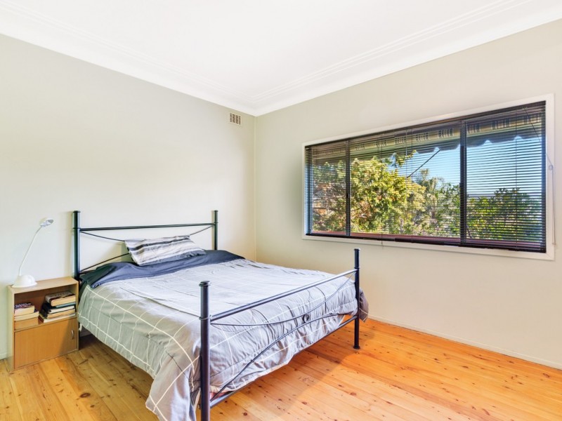 17 Orange Parade, Wyoming NSW 2250