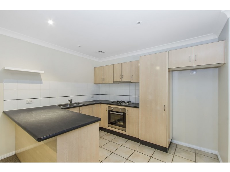 9/297a Henry Parry Drive, Wyoming NSW 2250