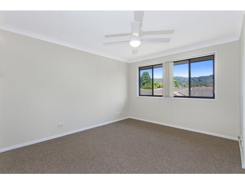 9/297a Henry Parry Drive, Wyoming NSW 2250