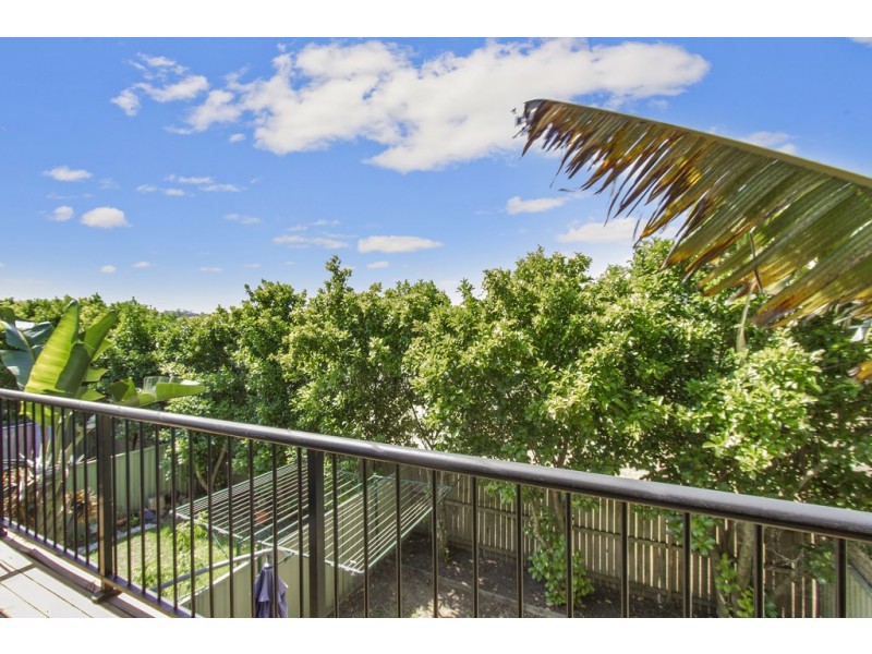 9/297a Henry Parry Drive, Wyoming NSW 2250