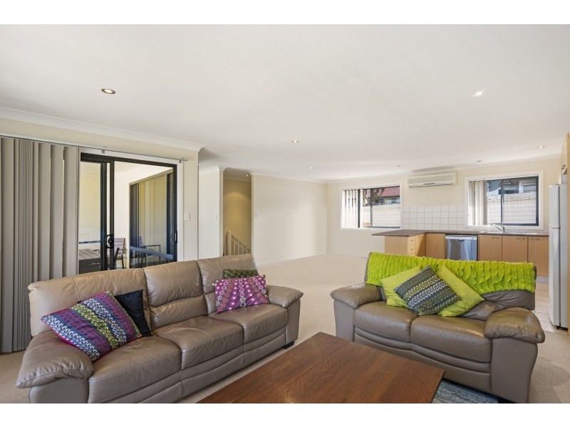 2/2 White Street, East Gosford NSW 2250