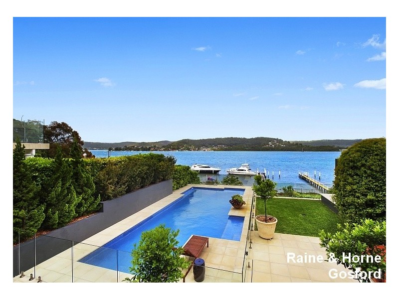 8 Eulalia Avenue, Point Frederick NSW 2250