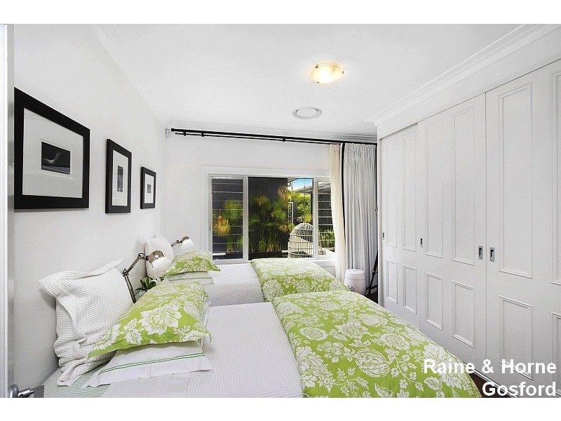 8 Eulalia Avenue, Point Frederick NSW 2250