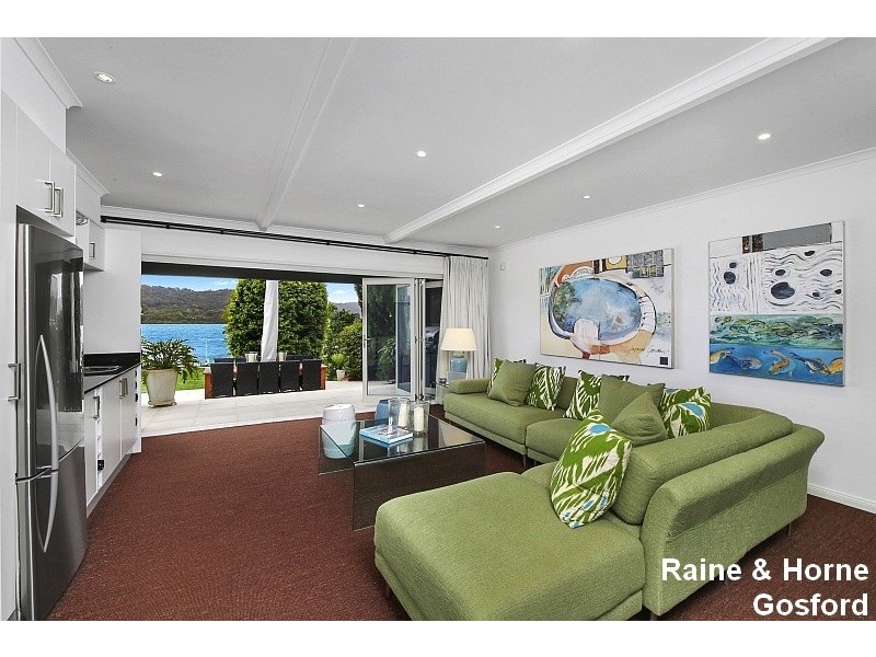 8 Eulalia Avenue, Point Frederick NSW 2250