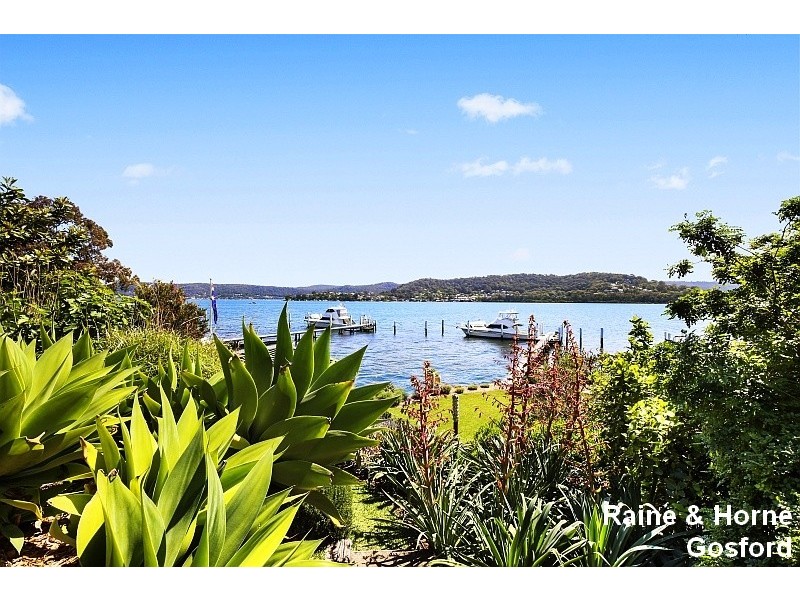 8 Eulalia Avenue, Point Frederick NSW 2250