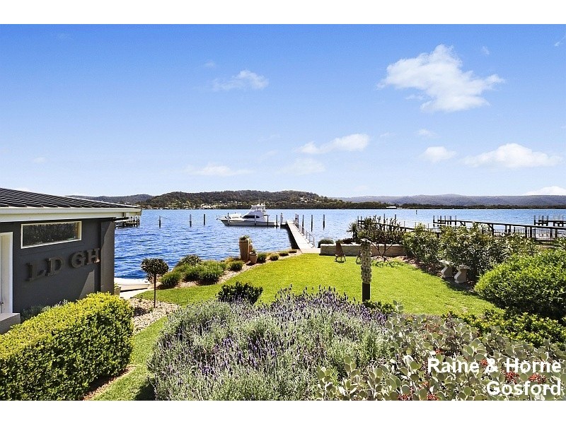 8 Eulalia Avenue, Point Frederick NSW 2250