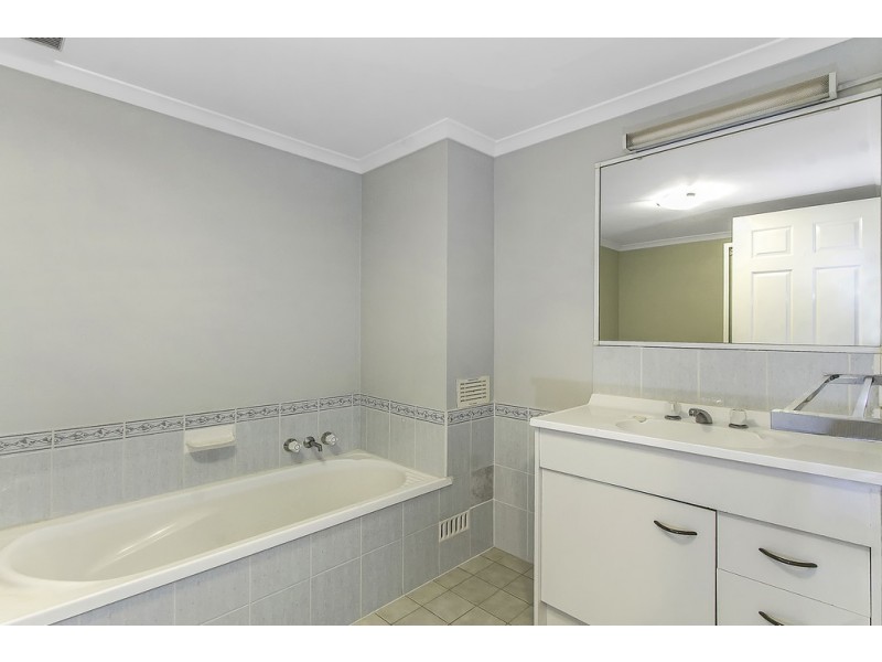 2/145 Faunce Street, Gosford NSW 2250