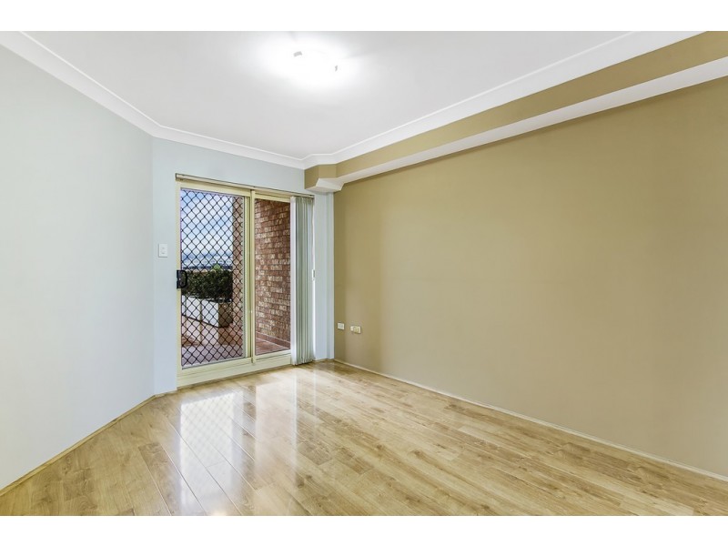 2/145 Faunce Street, Gosford NSW 2250