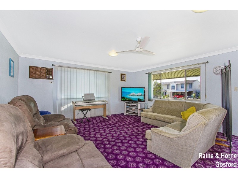 72 Kathleen White Crescent, Killarney Vale NSW 2261