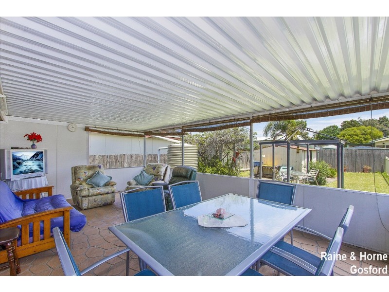 72 Kathleen White Crescent, Killarney Vale NSW 2261