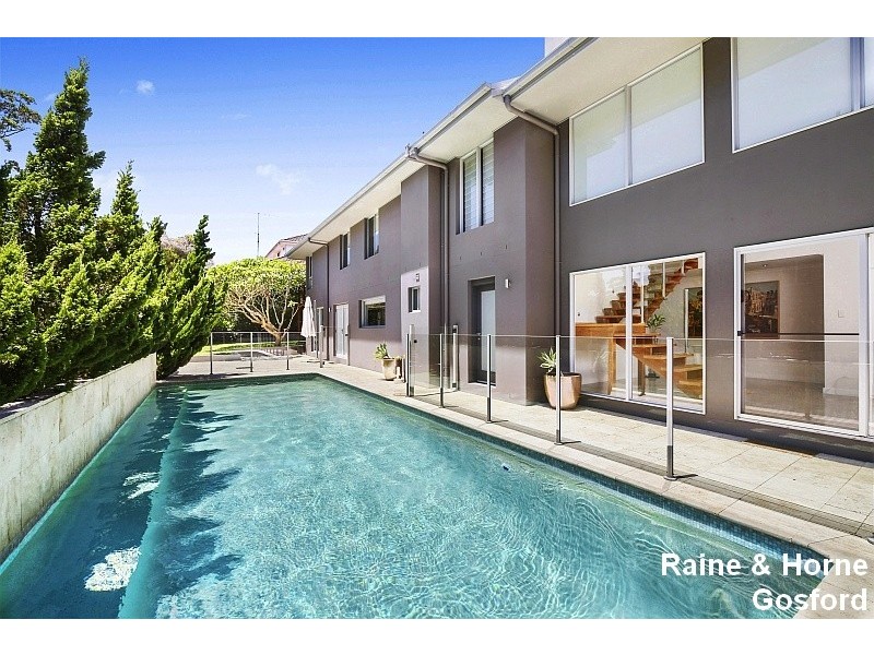 2 Florence Avenue, Point Frederick NSW 2250