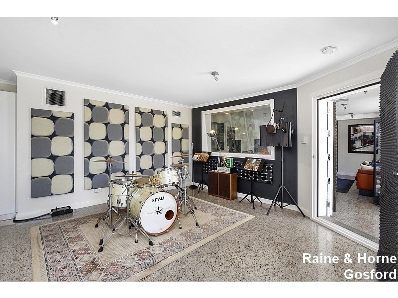 2 Florence Avenue, Point Frederick NSW 2250