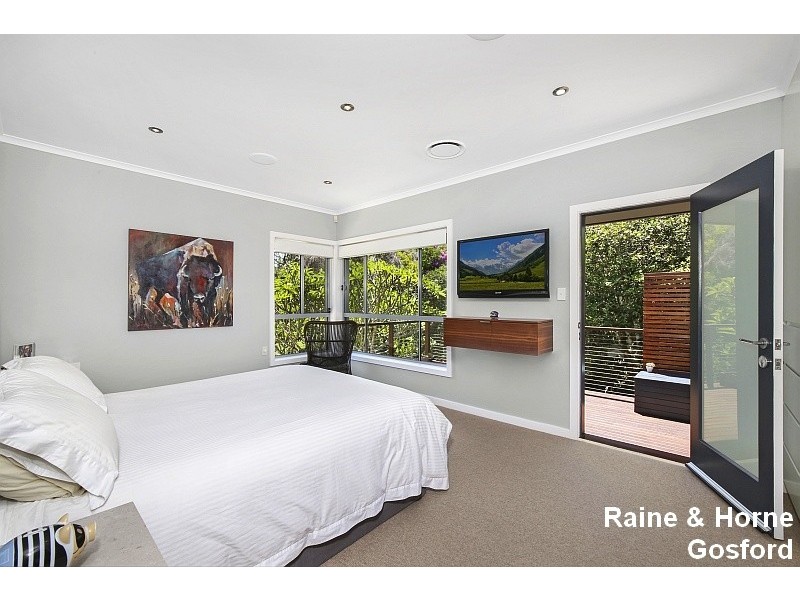 2 Florence Avenue, Point Frederick NSW 2250