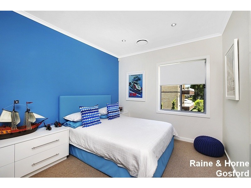 2 Florence Avenue, Point Frederick NSW 2250