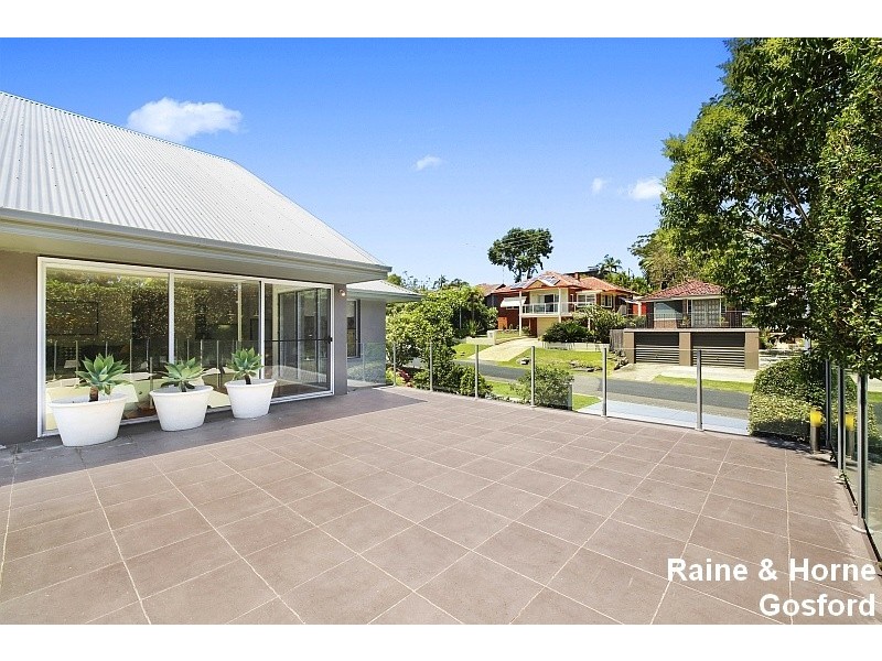 2 Florence Avenue, Point Frederick NSW 2250