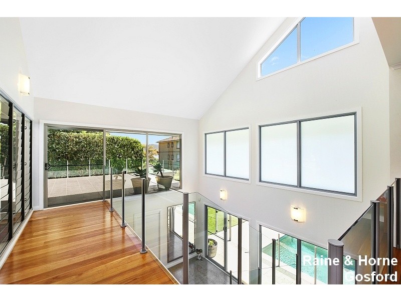2 Florence Avenue, Point Frederick NSW 2250