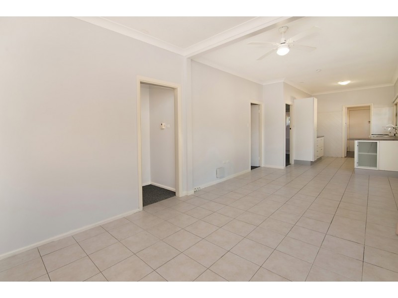 242 Brisbane Water Drive, Point Clare NSW 2250