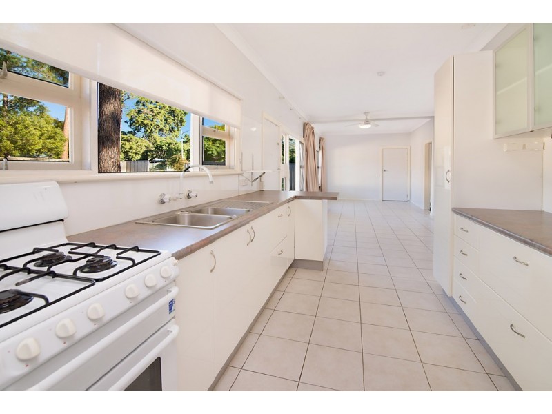 242 Brisbane Water Drive, Point Clare NSW 2250