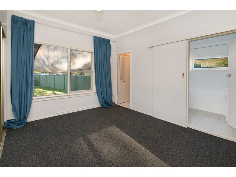 242 Brisbane Water Drive, Point Clare NSW 2250