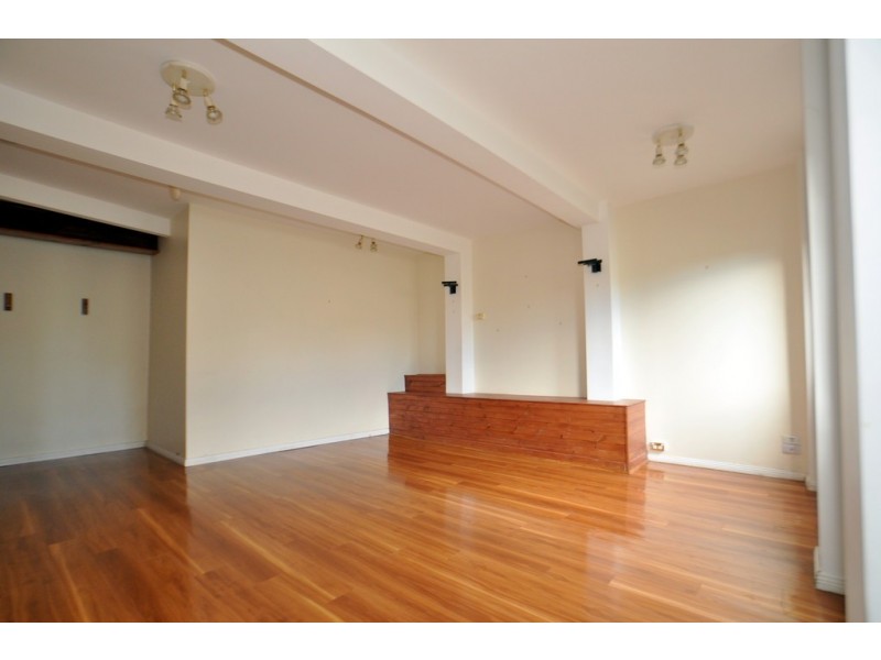 18 Mindaree Avenue, Wyoming NSW 2250