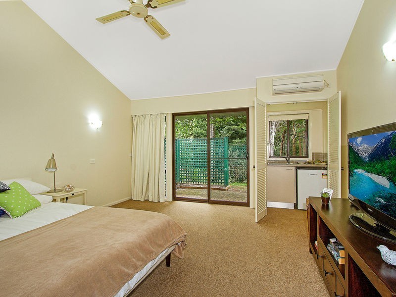 404/9 Kalawarra Rd, Wyoming NSW 2250