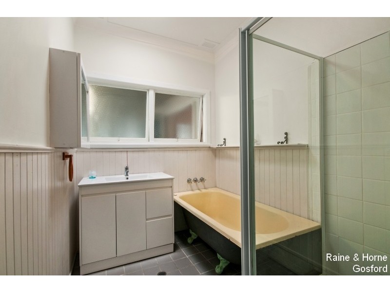 70 Jarrett Street, Wyoming NSW 2250