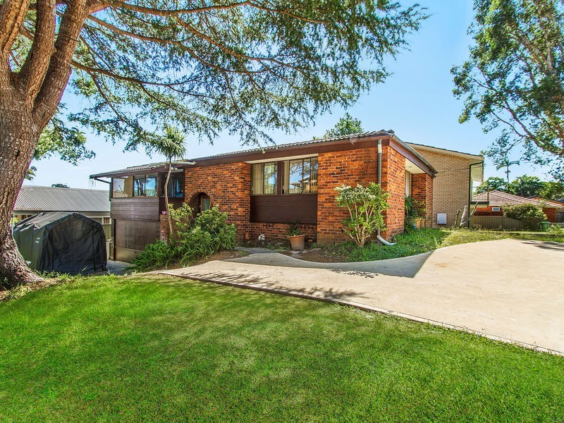 220 Brisbane Water Drive, Point Clare NSW 2250