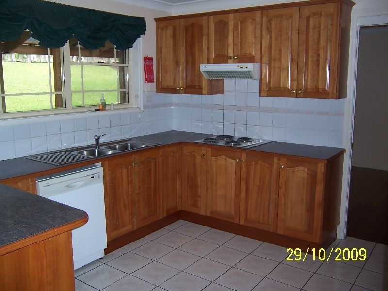 2 St Andrews Close, Green Point NSW 2251