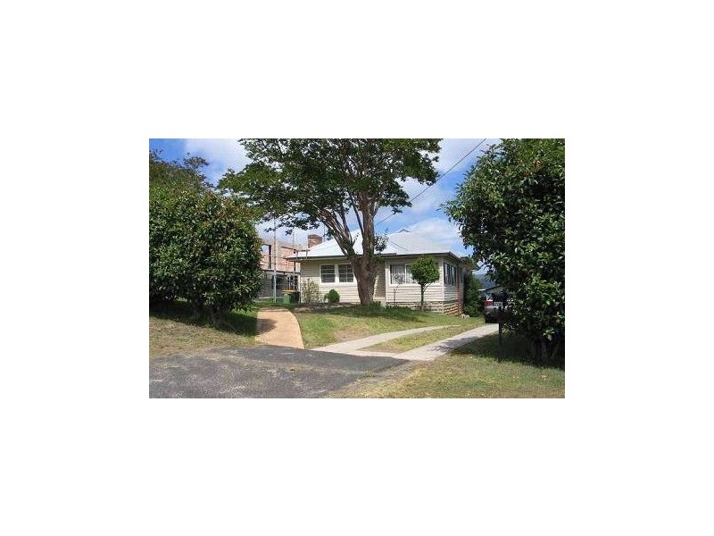 Lower 206 Gertrude Street, Gosford NSW 2250