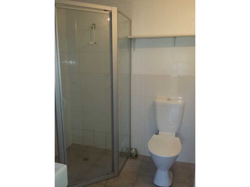 Lower 206 Gertrude Street, Gosford NSW 2250