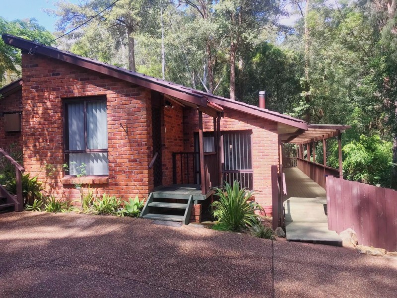 11 Coulter Road, Wyoming NSW 2250