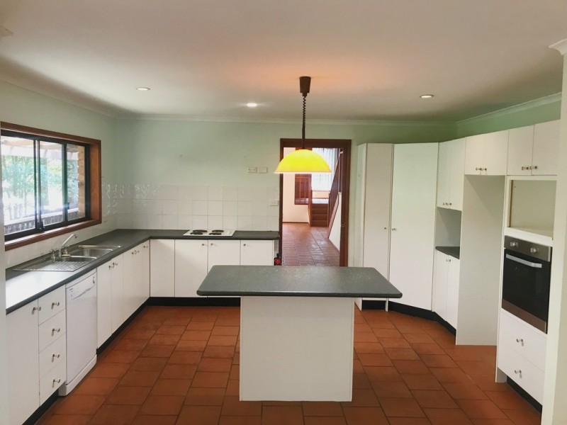 11 Coulter Road, Wyoming NSW 2250