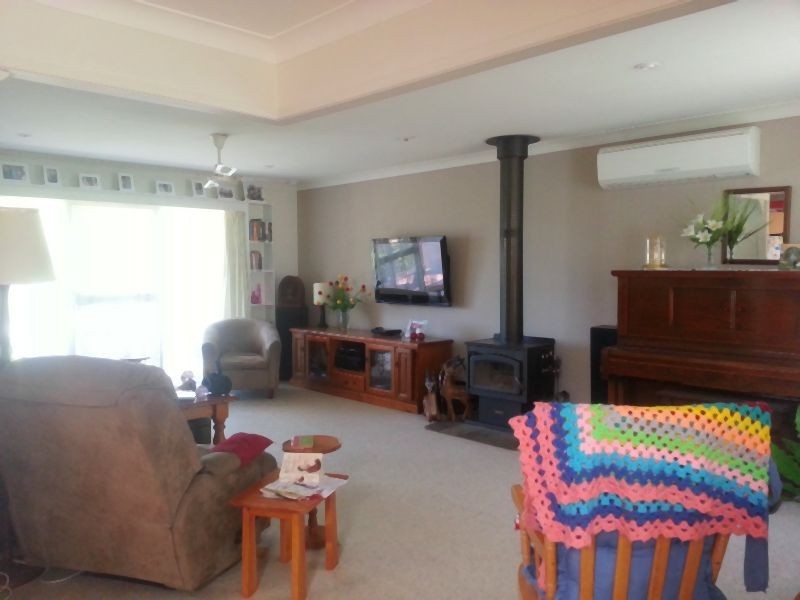 73 Beaumont  Avenue, Wyoming NSW 2250