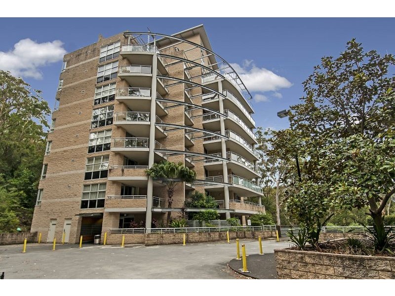 415/80 John Whiteway Drive, Gosford NSW 2250