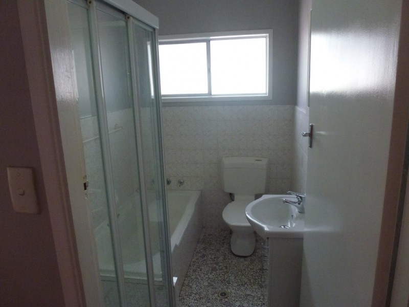 17 Orange Parade, Wyoming NSW 2250
