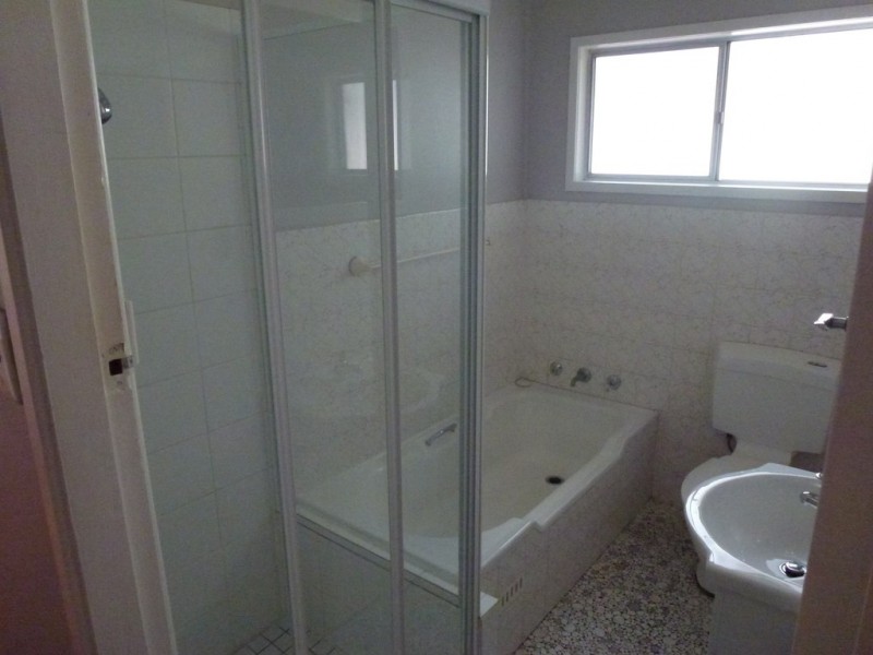 17 Orange Parade, Wyoming NSW 2250