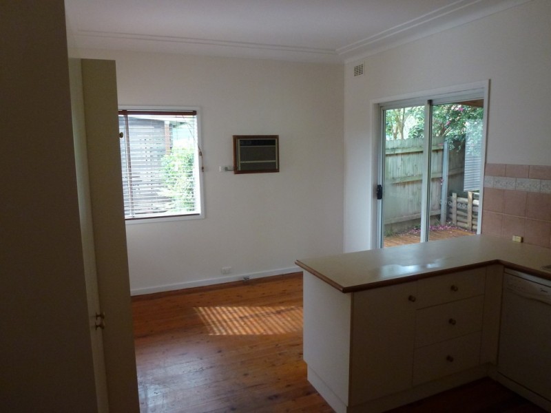 17 Orange Parade, Wyoming NSW 2250