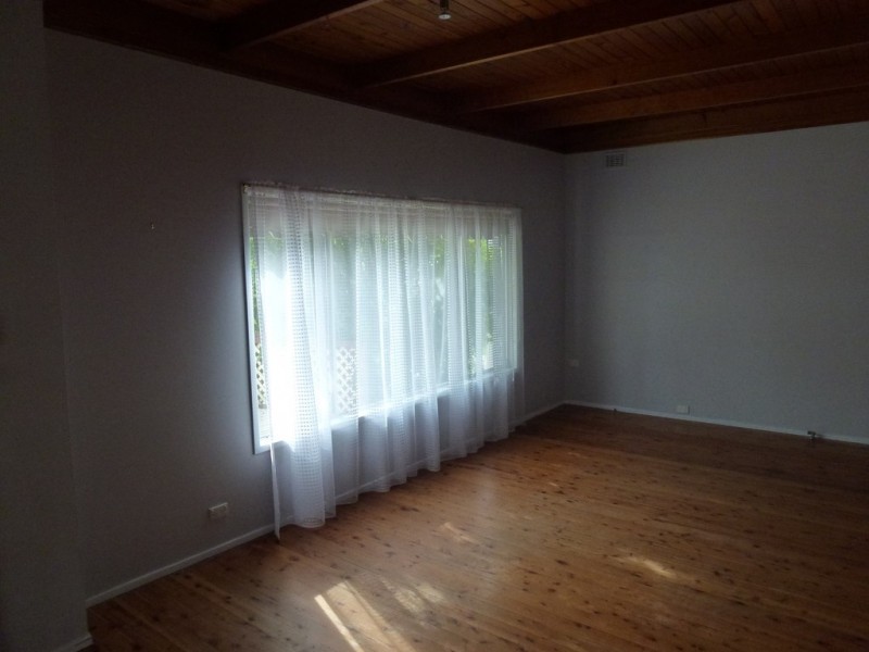 17 Orange Parade, Wyoming NSW 2250