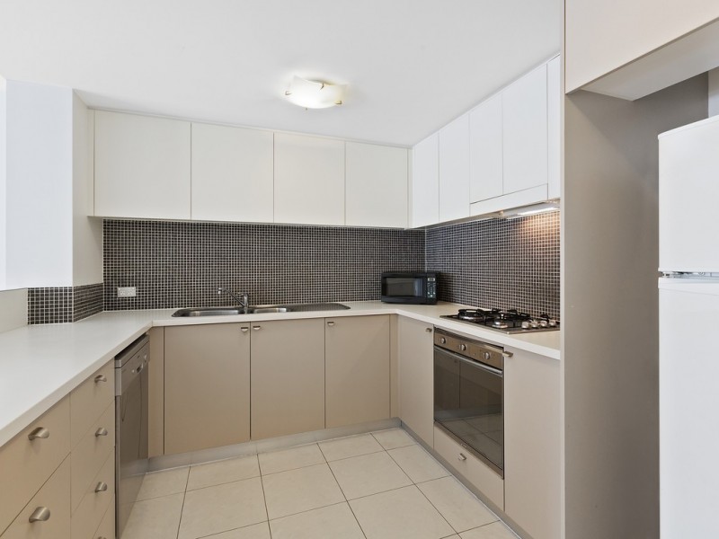 175/80 John Whiteway Drive, Gosford NSW 2250