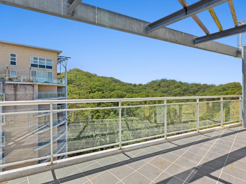 175/80 John Whiteway Drive, Gosford NSW 2250