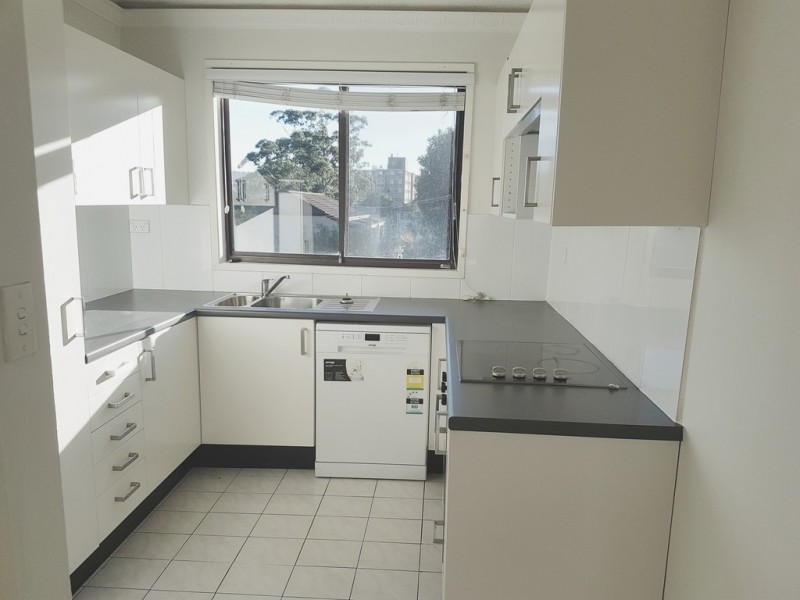 4/9 Broadview Avenue, Gosford NSW 2250