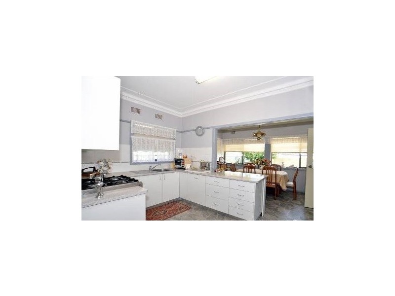 80 Glennie Street, Wyoming NSW 2250