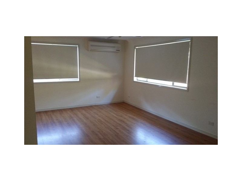 1 Valley View Road, Wyoming NSW 2250