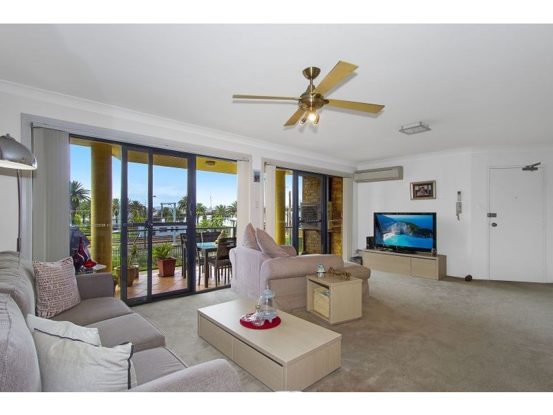 9/11 Riou Street, Gosford NSW 2250