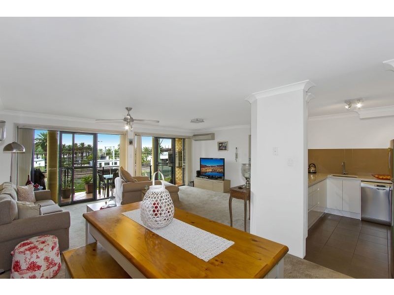 9/11 Riou Street, Gosford NSW 2250