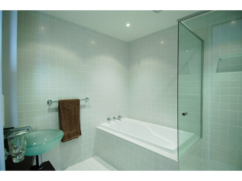 2/71 Donnison Street, Gosford NSW 2250