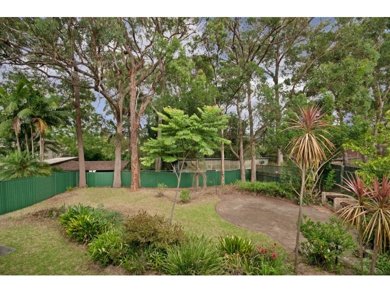 3 Irwin Close, Green Point NSW 2251