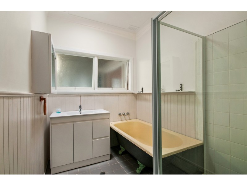 70 Jarrett Street, Wyoming NSW 2250