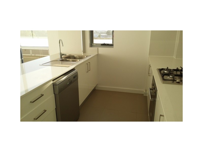 2/10-12 Batley Street, Gosford NSW 2250